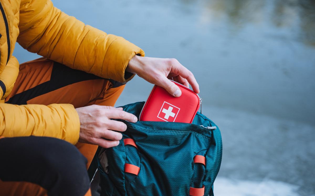 6 benefits of traveling with a first aid kit